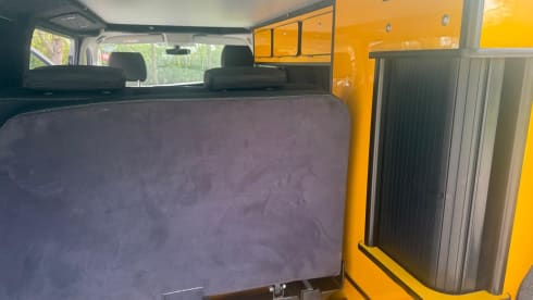 Yellow mellow  – Camper Volkswagen a 4 posti letto, modello 2021
