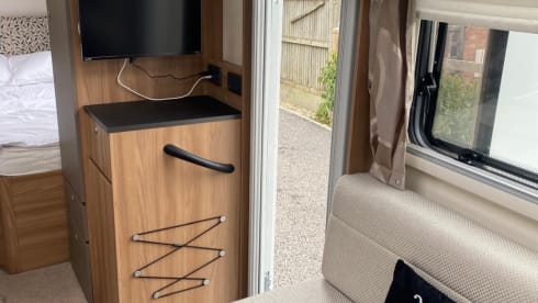 Bailey semi-integrato a 4 posti letto del 2018