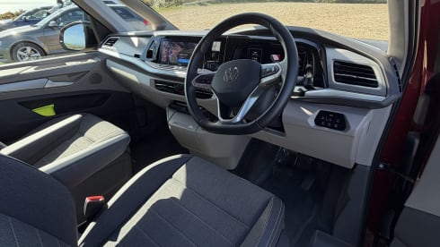  Betty – Volkswagen California Ocean EHybrid 2025 met 4 slaapplaatsen