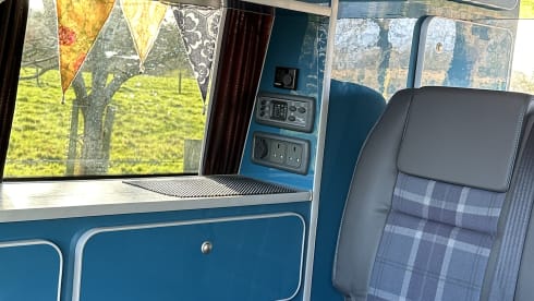 DAVE – Camping-car Volkswagen 4 places à partir de 2019