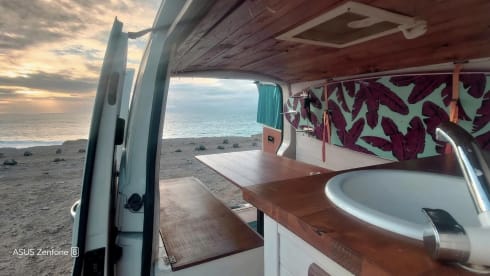 Elvis in Sicily – Sono un van, mi chiamo Elvis e vi aspetto in Sicilia:)