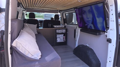 Camper incognito  – 2p Ford bus from 2018