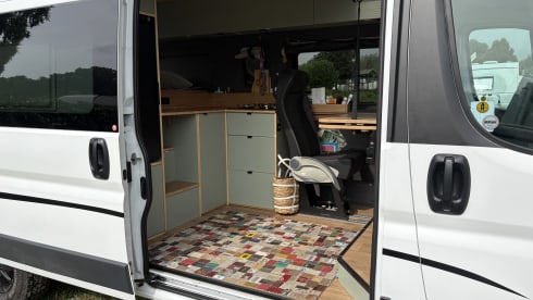 Campr Outcast – Campr Outcast - Tough, spacious off-grid camper