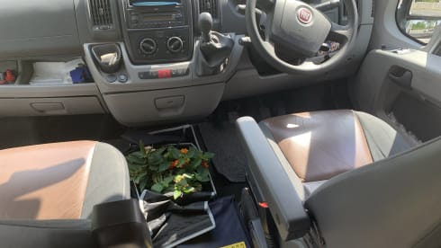 2 berth Vantage Sol from 2011 for ease of living on the road