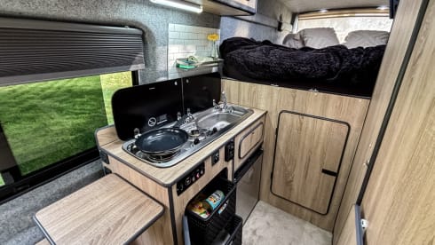 Hugo Away – Ford Transit Jumbo (Insurance included)