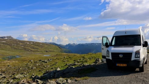 Olaf – Neat conversion Volkswagen Crafter L2H2