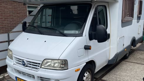 Arie – Familiencamper 6 P Alkoven ab 2001