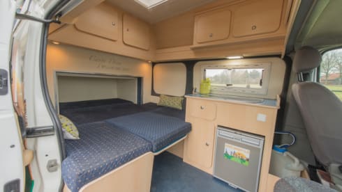 Type 4 – Compact bus camper with a large bed