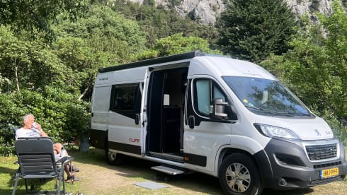  Camping-car autonome à partir de 2025 avec lits longs.