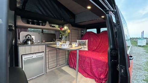 Sun Chaser – 4 berth Volkswagen campervan from 2011