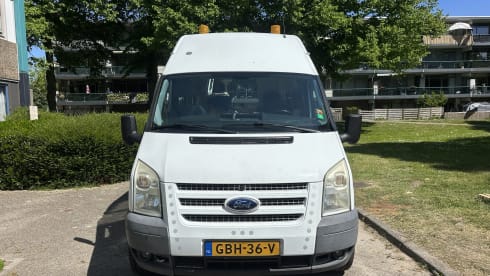2p Ford bus from 2012
