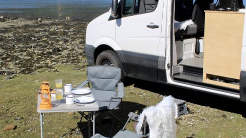 NEMO – 3 berth Volkswagen Crafter Camper with King Size Bed