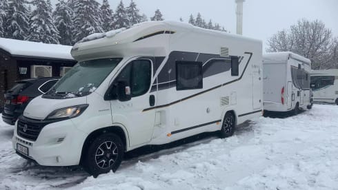 Miel – Fully equipped 4p Benimar Mileo 224 semi-integrated from 2020 - also SKI!!