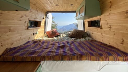 Bert – 2 Berth Transit Stealth Van, Cosy, Homely, Great Value