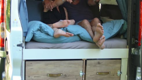 InneGer – Compact, practical and cozy 2 person camper (bus) (extra long).