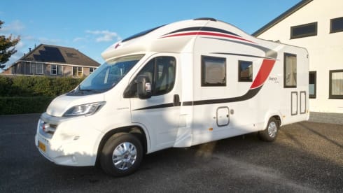 Bürstner/Fiat Ducato semi-integrated from 2016 with full leather upholstery.