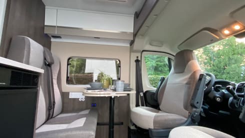 Ken en Oksana's Benivan 160 Stormline  – 2p autobus Benimar Benivan 160 Stormline del 2026