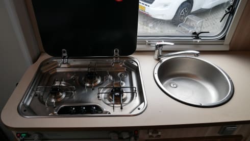 McLouis M700, 6 couchages et assises.