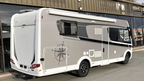 Goldie – 5 berth Carado integrated from 2018