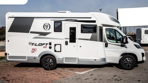 T-Loft 450 – Camper Semintegrale 4 posti Elnagh T-Loft 450 - 6,99 mt. 