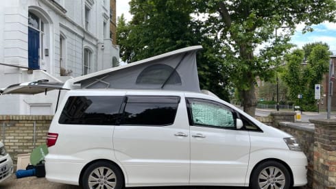 Alfie 2 – 3 berth Toyota campervan Insurance included