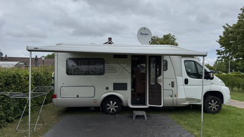 Camper Champagne – Hymer T 654 CL Exclusive Line