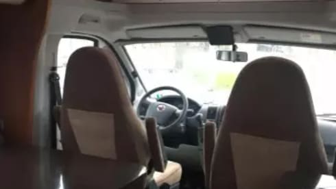 Thuismobiel – 4p Adria Mobil integrated uit 2010