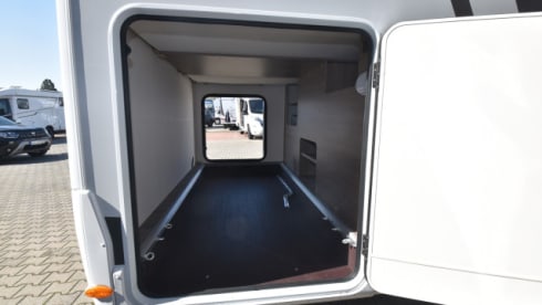 Carado T448 (1) – Ultimate Freedom! Very luxurious camper with length beds and fully equipped