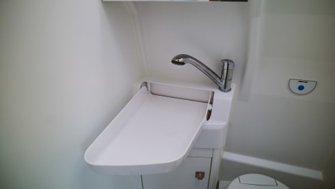 The Holiday Van – Brandneu – VW Grand California – 4 Schlafplätze – inkl. Dusche, Toilette und Küche