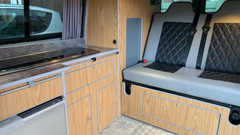 Elsie – Elsie- Beautiful Volkswagen Campervan- Sleeps 4