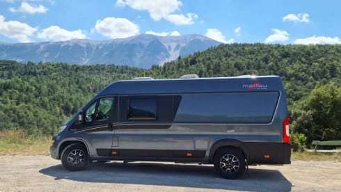 Malibu Van 640 LE – Malibu luxury bus camper