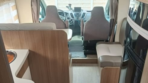 4p Chausson semi-integrated uit 2015