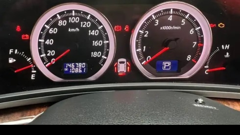 Jim – Nissan campervan met 4 slaapplaatsen uit 2009