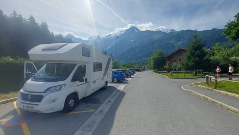 Adria – 7 berth Fiat Ducato  Adria sunliving 