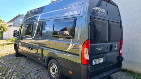 Pössl Roadcruiser Revolution automatic family van