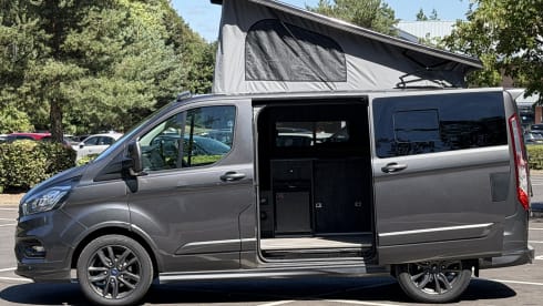 Midnight – Luxury Ford Transit Custom Pop-Top Camper | 4 Berth | Automatic