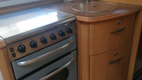 Ruime aangename camper 2pers – 2p Pilote semi-integrated from 2007