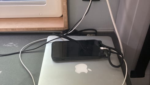 Little Red Devil  – 3p Peugeot bus uit 2020