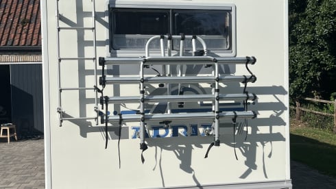 6-sitziger Mercedes-Benz Alcove aus dem Jahr 2002