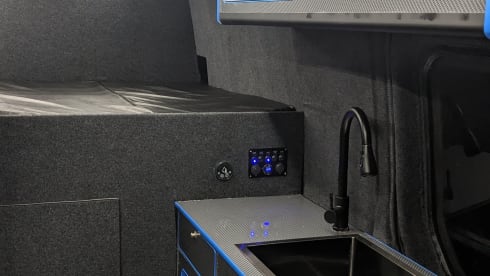 Luxury adventurer with large garage. – Mercedes Sprinter Campervan - Shower - Huge Garage - Off Grid