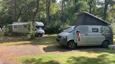 Saampjes – 4/5 Person Volkswagen T5 from 2012