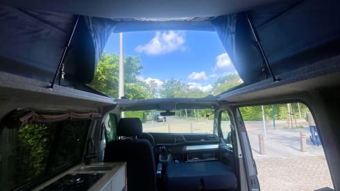 The Drifter – Volkswagen Bulli T6.1 campervan