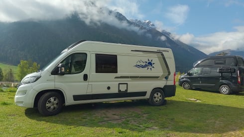 2021 Buscamper 6mtr with length beds Weinsberg