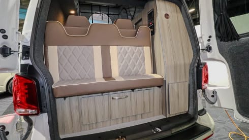 Vanellope – Vanellope – Moderne VW T6.1 camper (2020), ULEZ-conform, slaapplaatsen voor 4 personen