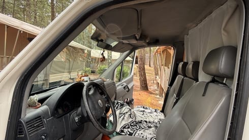 Spacious campervan - kitchen & shower - Fully off grid