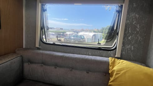 The Adventurer – 6 berth Peugeot AutoQuest 180 