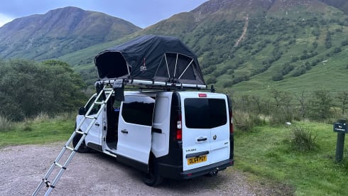 The Wee Hoose – The Wee Hoose – Vauxhall Vivaro LWB Campervan - 4 berth