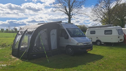 2p Peugeot bus with toilet