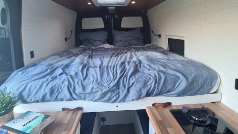 Olaf – Neat conversion Volkswagen Crafter L2H2