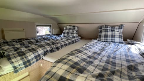 Eura – Compact Eura Mobil with cozy rear seating